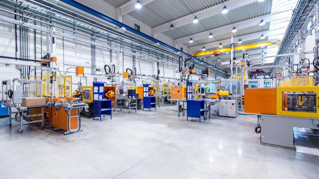 Comparative Analysis: Sticker Labeling Machine Manufacturers in China vs. the USA